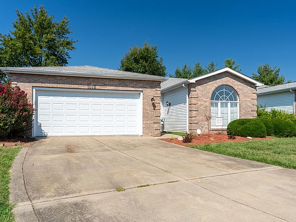 2nd image of 1012 Villa Ct