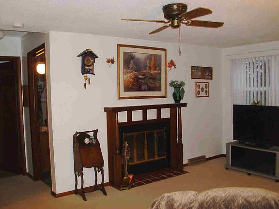 3rd image of 2475 Oakdale Ave