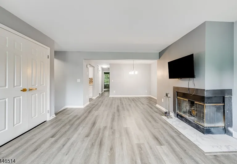 40 Loantaka Way #F — Photo 3