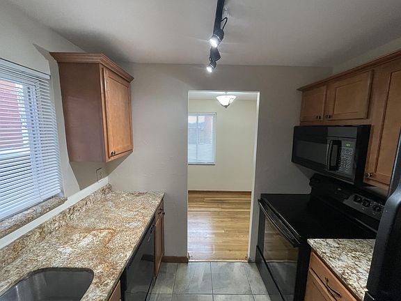 5th image of 140 Lacrosse St #10935983