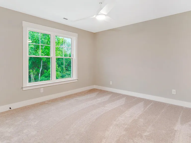1323 Thomas Ave — Photo 15