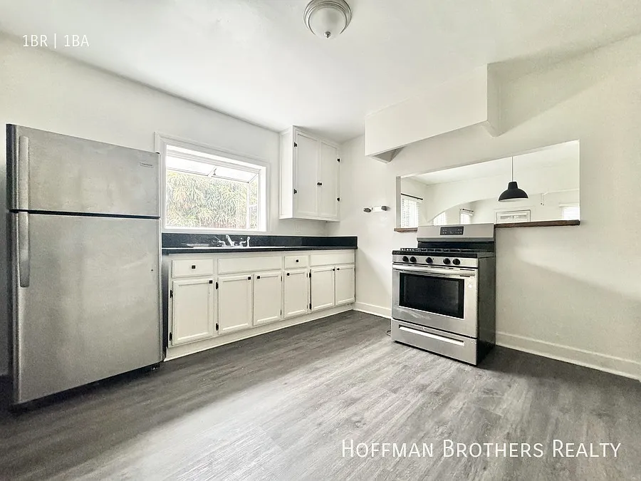 Building Photo - 3960 Redwood Ave #1/2