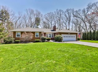 6 Nova Rd, Nashua, NH 03064