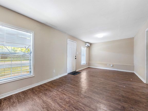 5th image of 422 2nd Ave N