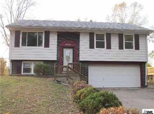 8211 Ella Ave, Kansas City, KS 66112