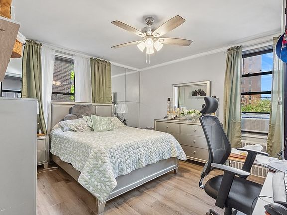 5th image of 2555 Batchelder St APT 1E
