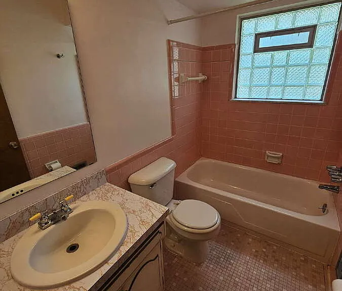 28555 Little Mack Ave — Photo 10