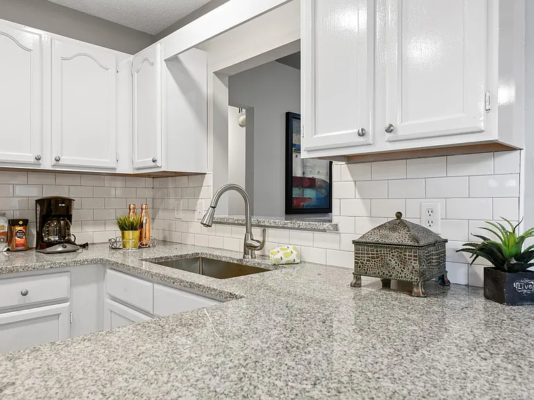11530 Sweetwater Oaks Dr W — Photo 6