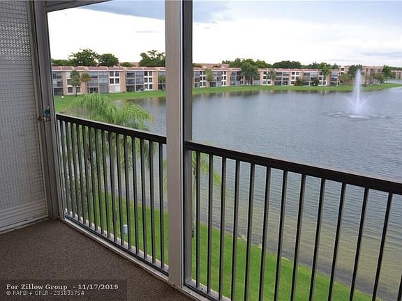 4th image of 6241 Coral Lake Dr #405