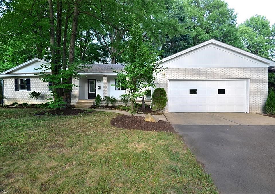 Easy to Live in Sizeable 3 Bedroom, 2 1/2 Bath Ranch. Great set-back lines. Wooded backyard! Lots of updates