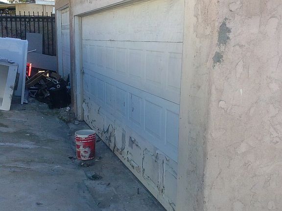 3rd image of 3025 Chaucer St