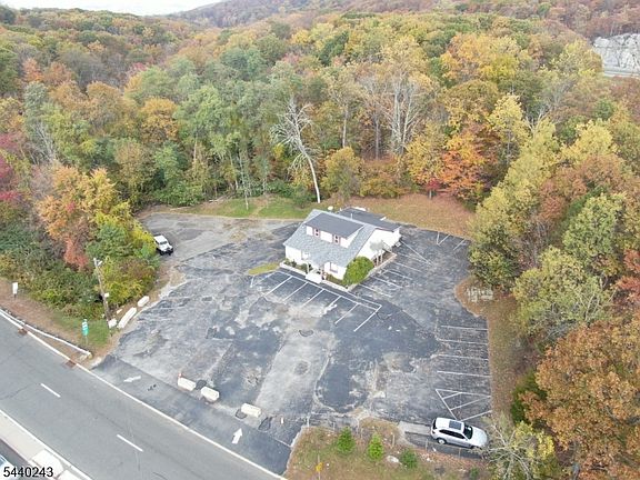 3rd image of 409 Woodport Rd #409