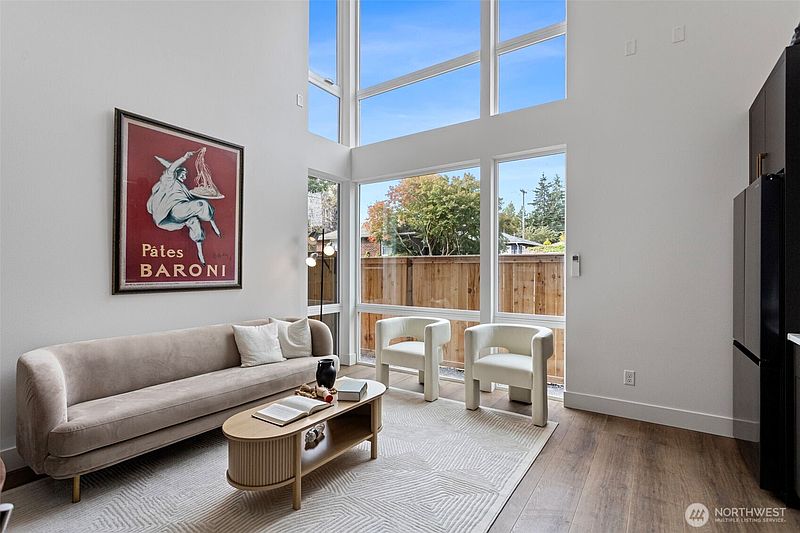 5th image of 6318 41st Avenue SW #E5