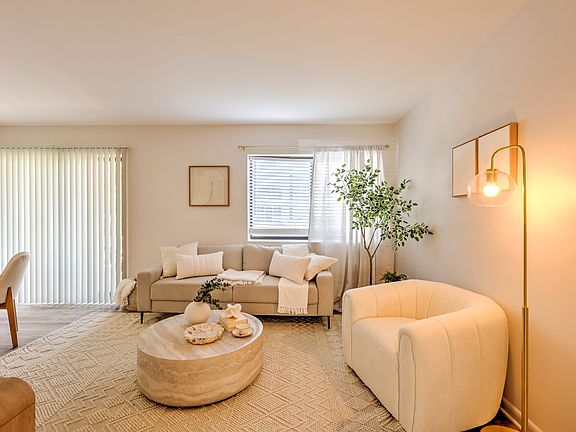 4th image of 109 Old Stable Ln #105A2