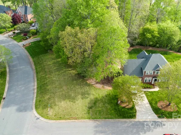 105 Kingsmill Ct, Advance, NC 27006