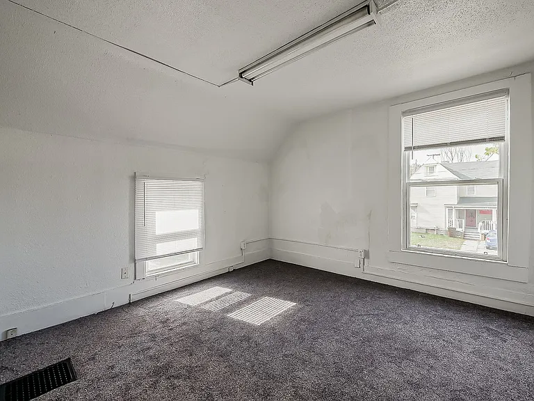 312 Ballard St — Photo 11