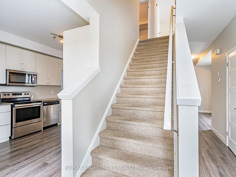 941 Manhattan Way — Photo 15