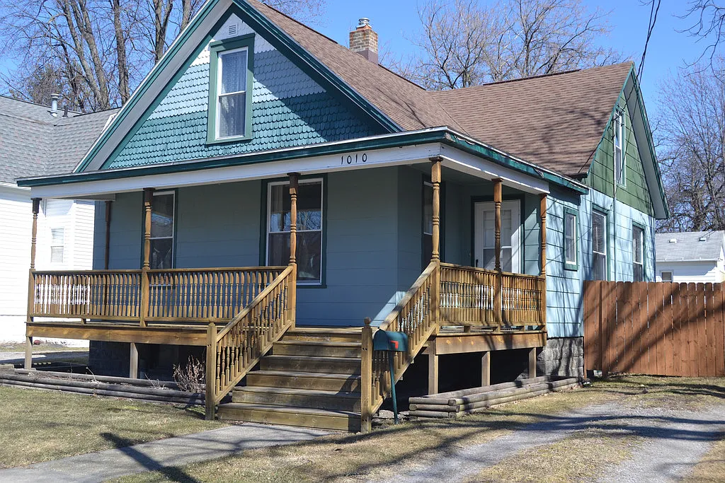 1010 N Walnut St photo 1