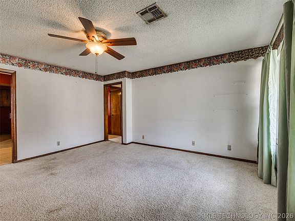 4th image of 205 Lester Ln