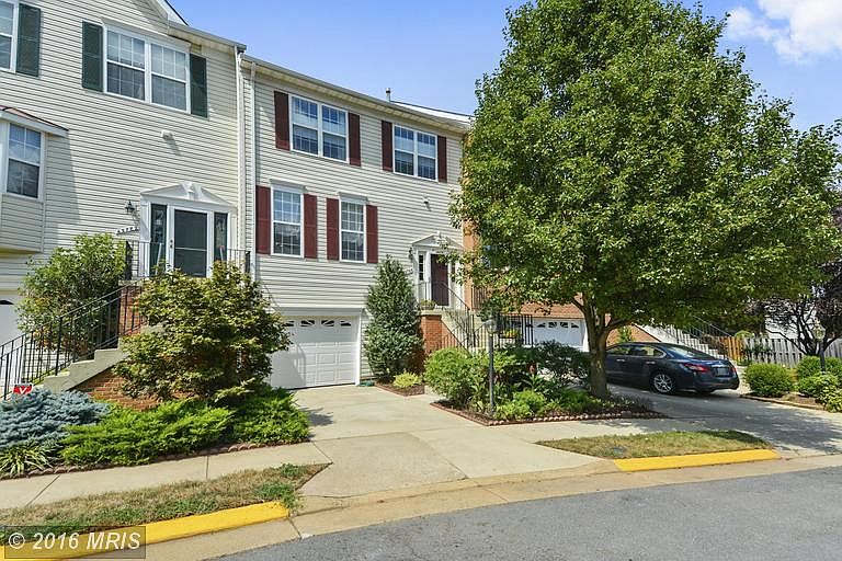 1st image of 43784 Steinbeck Sq