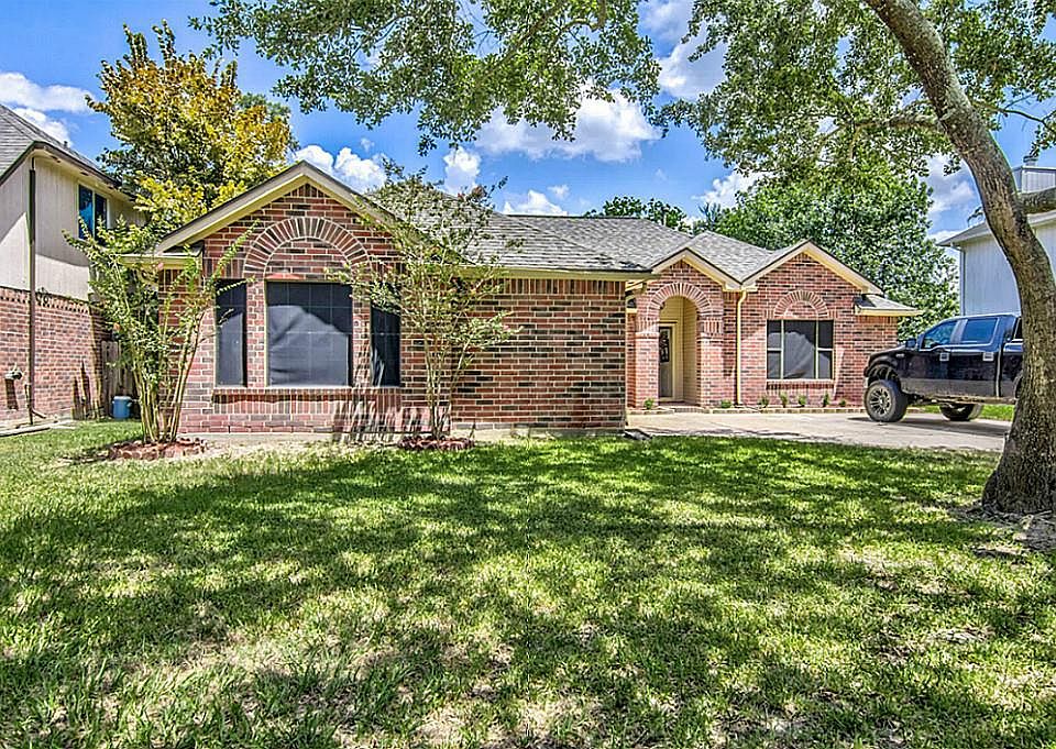 1st image of 22510 Willow Branch Ln