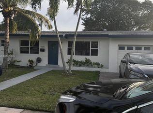 9890 Santos Dr, Cutler Bay, FL 33189