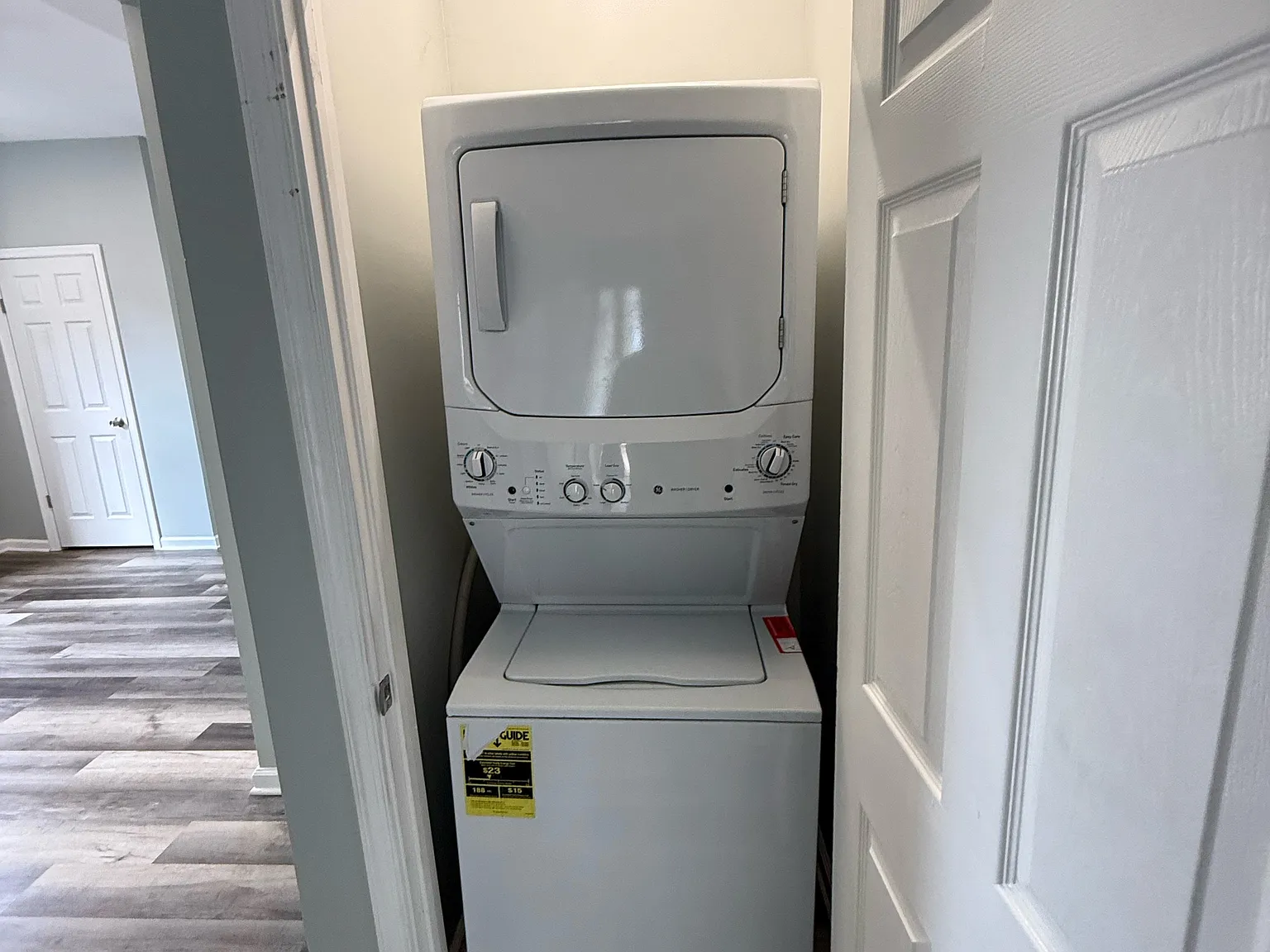 2 bed, 1000 sqft, $1,600 — Photo 3