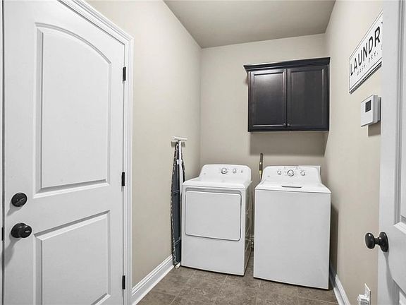 3rd image of 507 Eagles Nest Cir