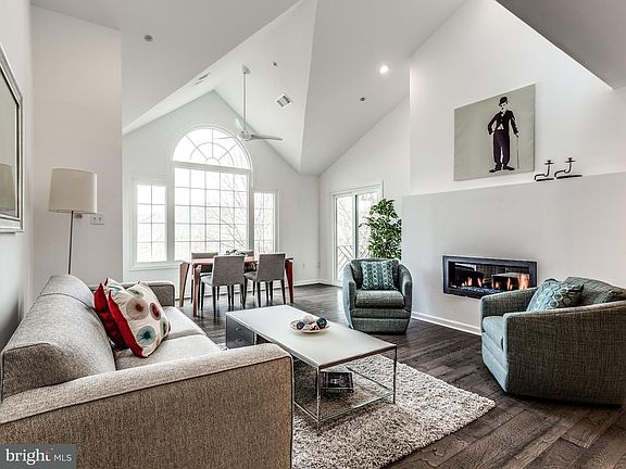 3rd image of 20406 Shore Harbour Dr #4-P