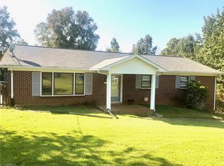 4914 Southwin Dr, Winston Salem, NC 27104