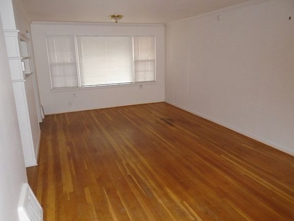 3rd image of 1110 Darr Dr