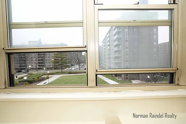 Rented by Norman Raindel, LREB | media 15