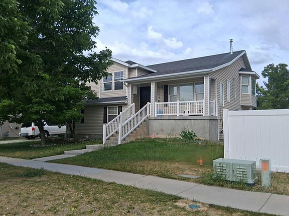 2nd image of 1664 N Berra Blvd
