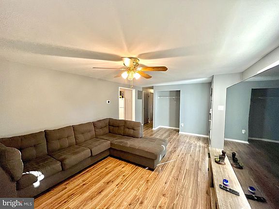 4th image of 510 Garfield St