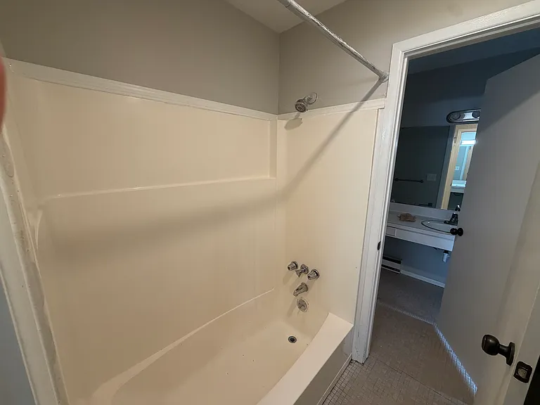 44 E Willow St #12 — Photo 7