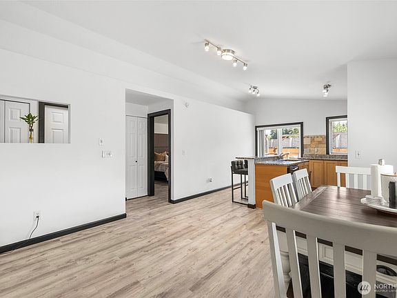 5th image of 2921 176th Street NE #143