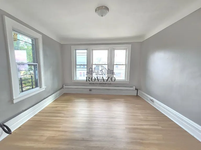 67-69 Fabyan Pl #2L — Photo 3