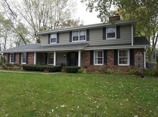 9201 N Broadmoor Rd, Bayside, WI 53217