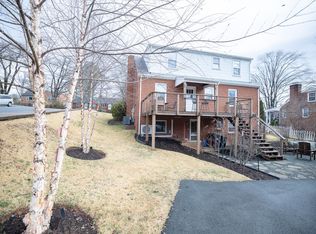 1210 Mowbray Pl, Charlottesville, VA 22902