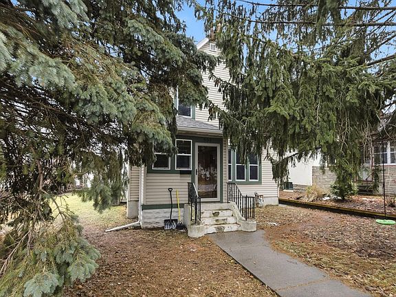 2nd image of 902 Dodd Rd