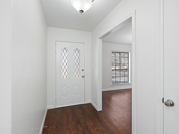 3rd image of 4910 Spring Creek Rd