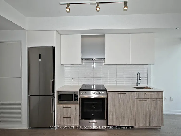 251 Jarvis St E #2107 — Photo 13