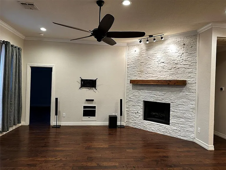 401 Sagebrush Trl — Photo 10