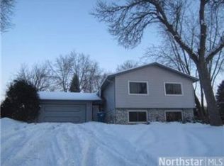 4880 Robinhood Cir, Shoreview, MN 55126