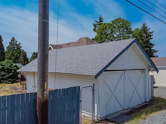 2nd image of 6641 S Oakes Street