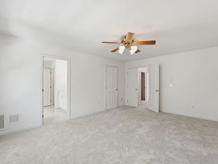 2709 Baronhurst Dr — Photo 10