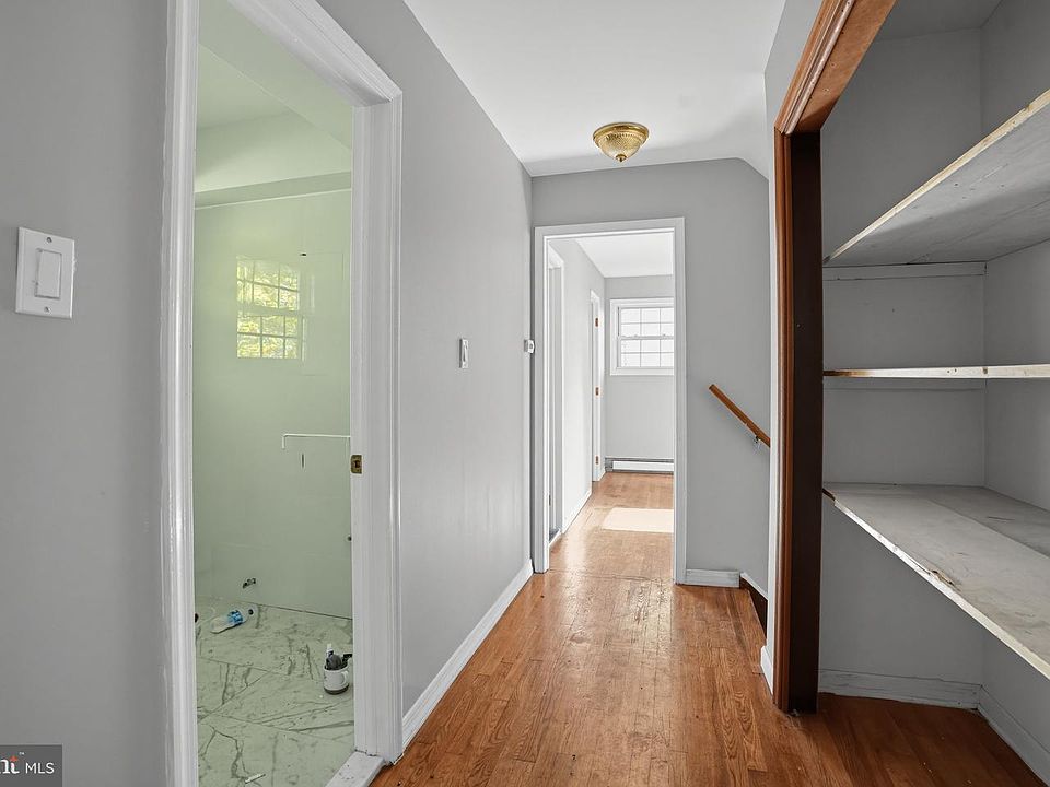 37th image of 10 Hemlock Rd