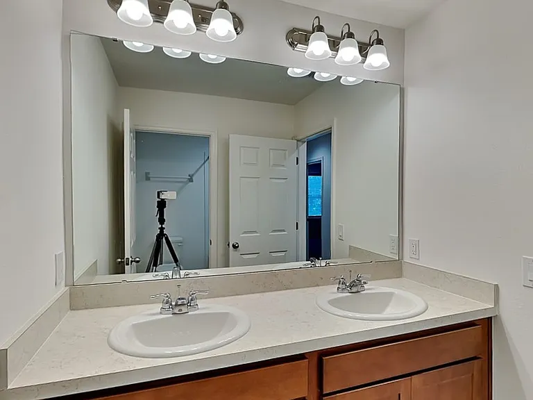 1615 Cloudy Ct — Photo 14