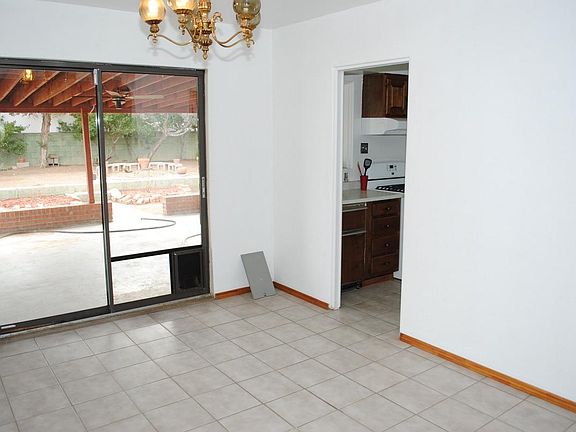 4th image of 2102 Inez Dr NE