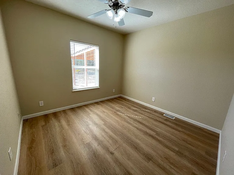 2335 Jacobsen Ln — Photo 9